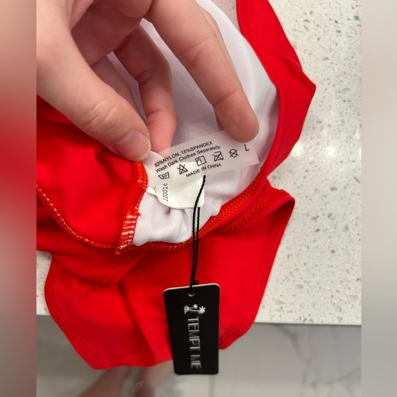 Gorgeous red mesh detail one shoulder adjustable removable strap one piece swim - Picture 2 of 4